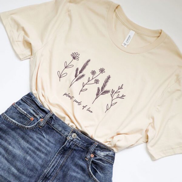 T-shirt: plant seeds of love - white